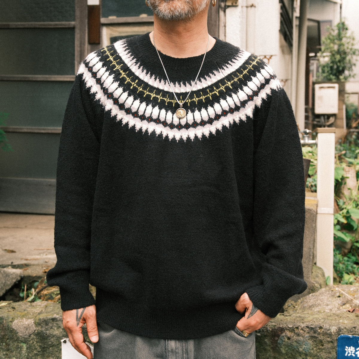 Expansion NY FEATER AND PIKE SWEATER