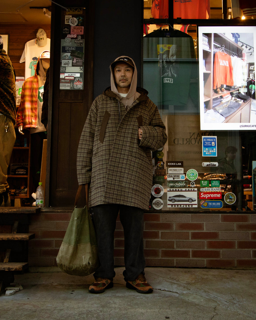 BLACKOUT "ROBE COAT (OVER) check" style image