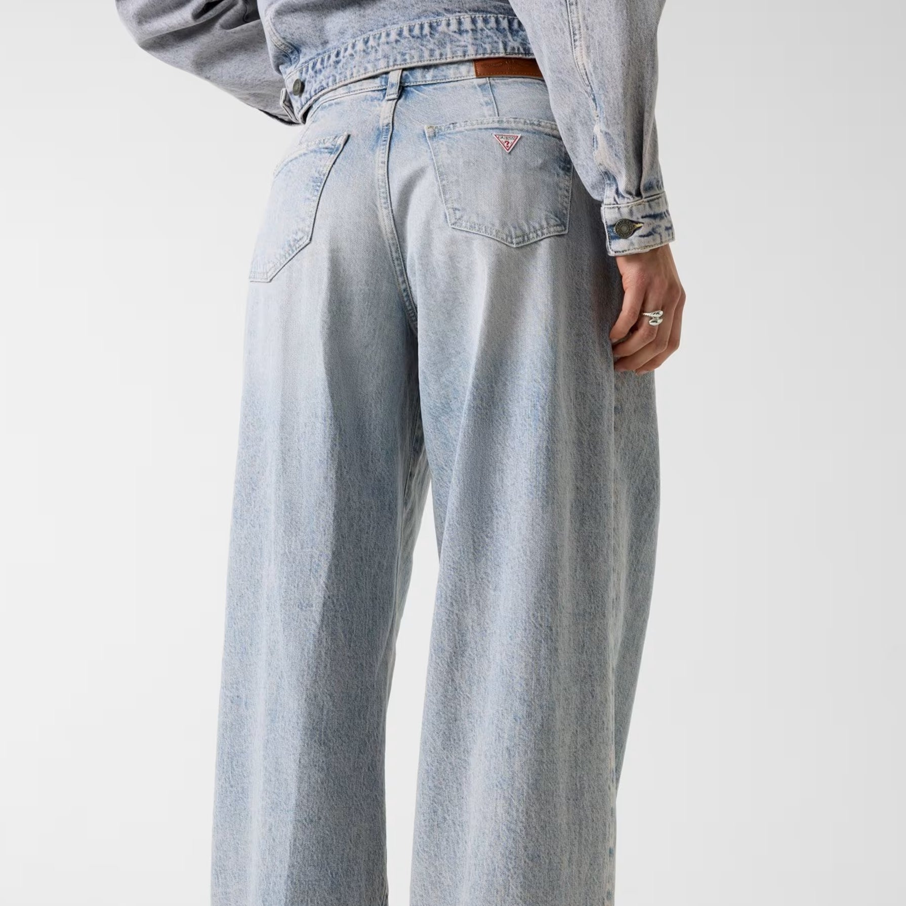 GUESS JEANS G12 PLEATED EXTRA WIDE LEG